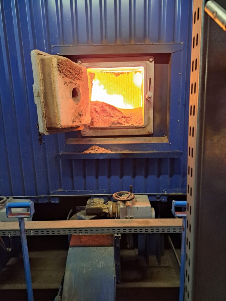 Ogień w piecu węglowym